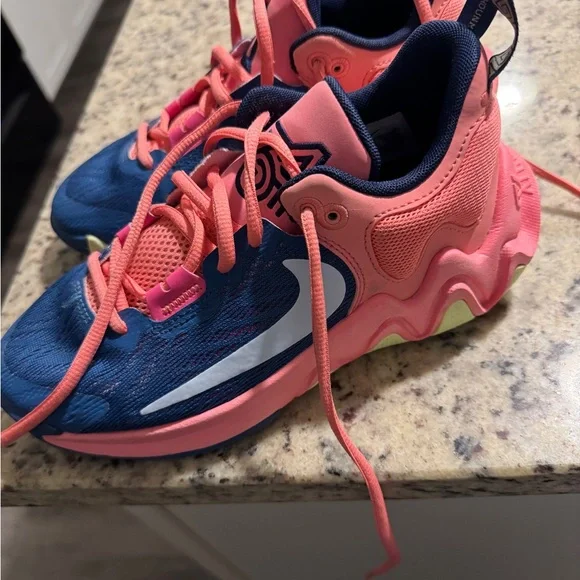 Nike Kids Shoes in Blue and Pink - Picture 2 of 5